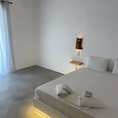 Nouli Szálloda *